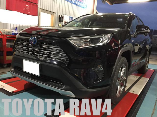 ・トヨタ RAV4「法定12ヶ月点検・コーティングメンテナンス・エンジンオイル交換 等」させて頂きました。